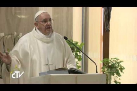 Papa Francesco nell'omelia: la Messa è il tempo di Dio, non si contano i minuti 