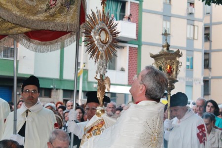 22.06.2013 - FOTO DELLA PROCESSIONE EUCARISTICA IN VIA IS MIRRIONIS NELLA FESTA DEL CORPUS DOMINI