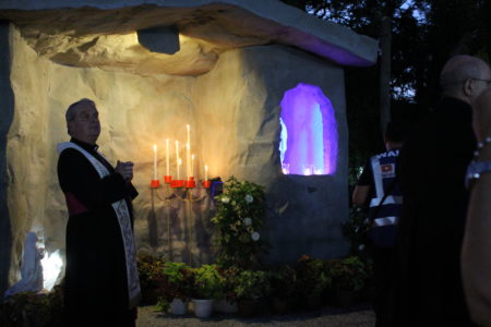 2019 30.6  FOTO BENEDIZIONE DELLA GROTTA DI LOURDES NEL SAGRATO